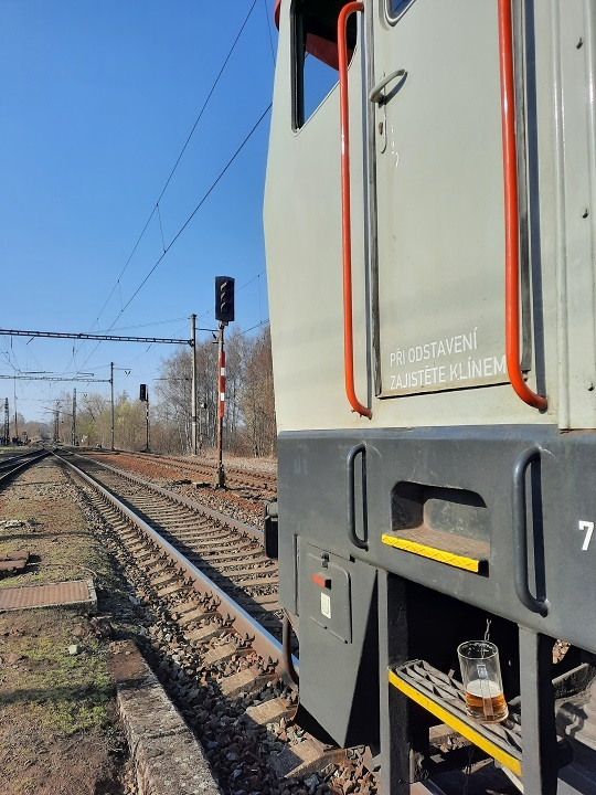 Fotografie ze slavnosti 26.3.2022 k ukončení vlakového provozu v žst. Střezimíř