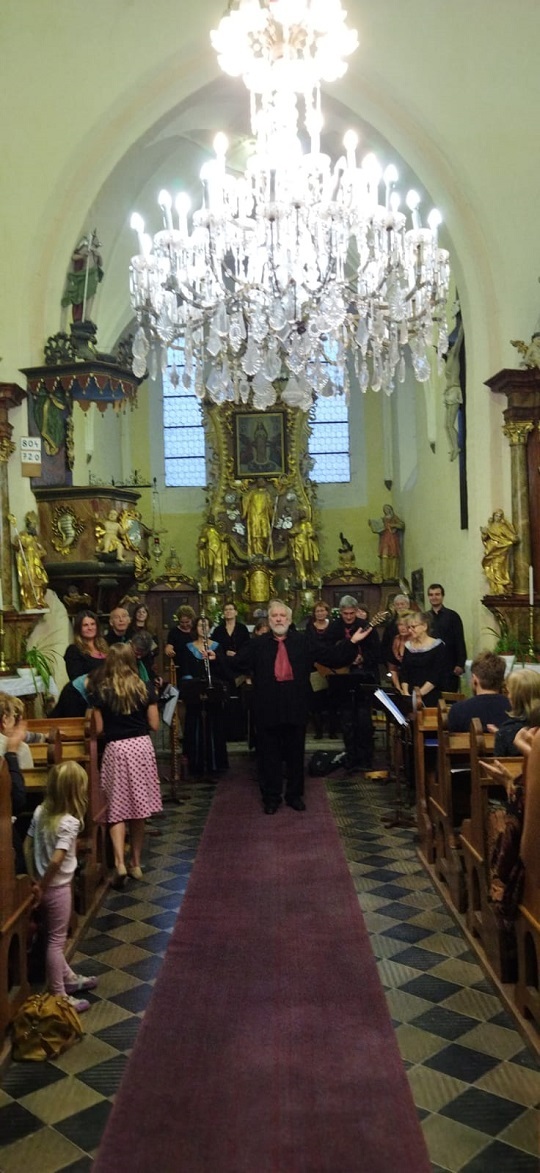 Koncert souboru Chairé v kostele sv.Havla potěšil početné publikum
