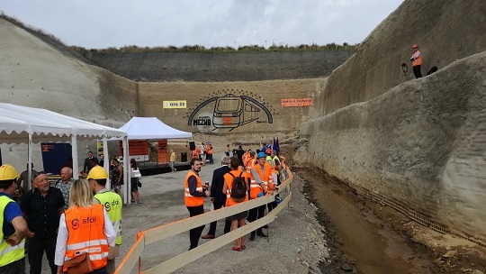 14.8.2020 proražen tunel Mezno